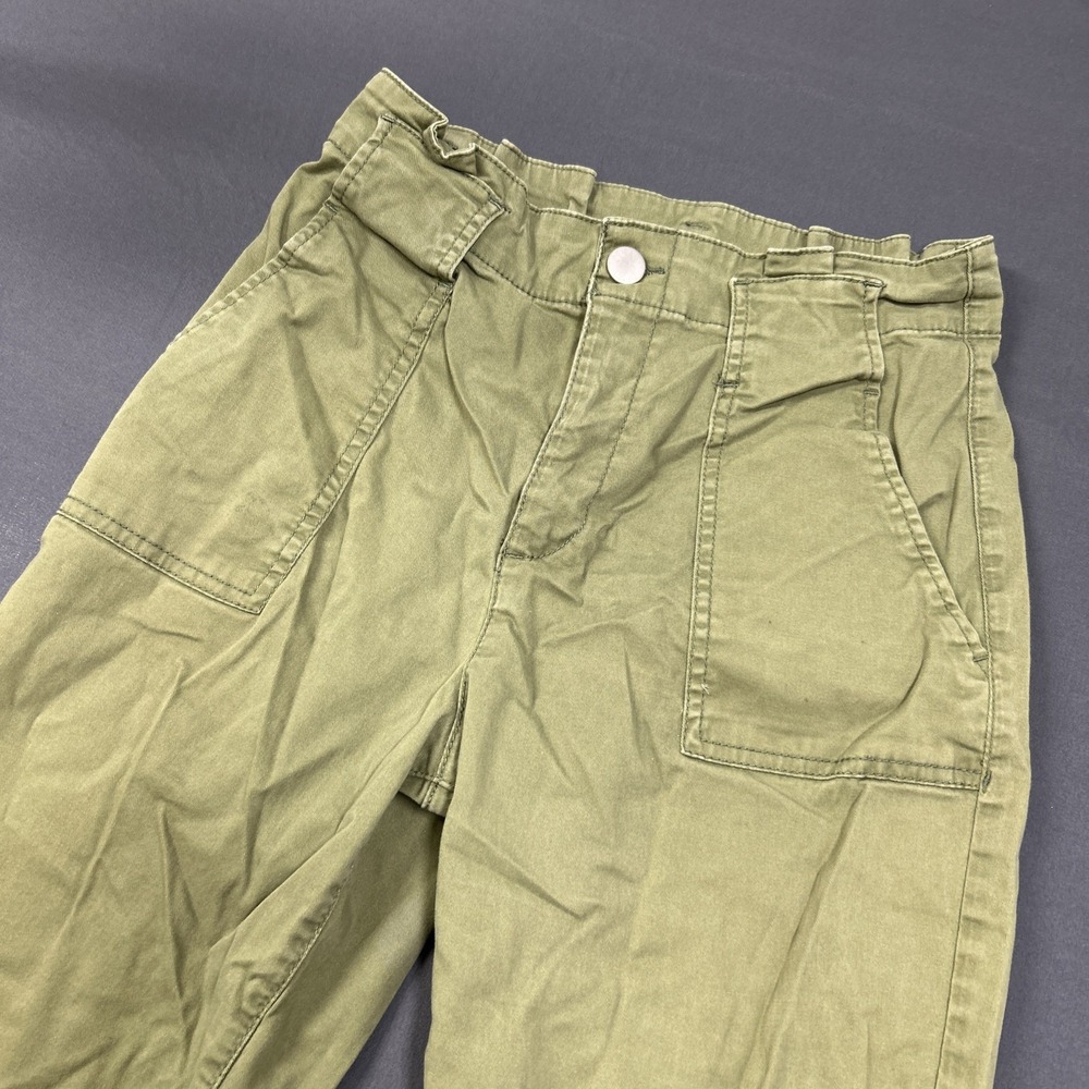 No Boundaries olive green pants feature a high-rise, skinny‎ fit Size 11